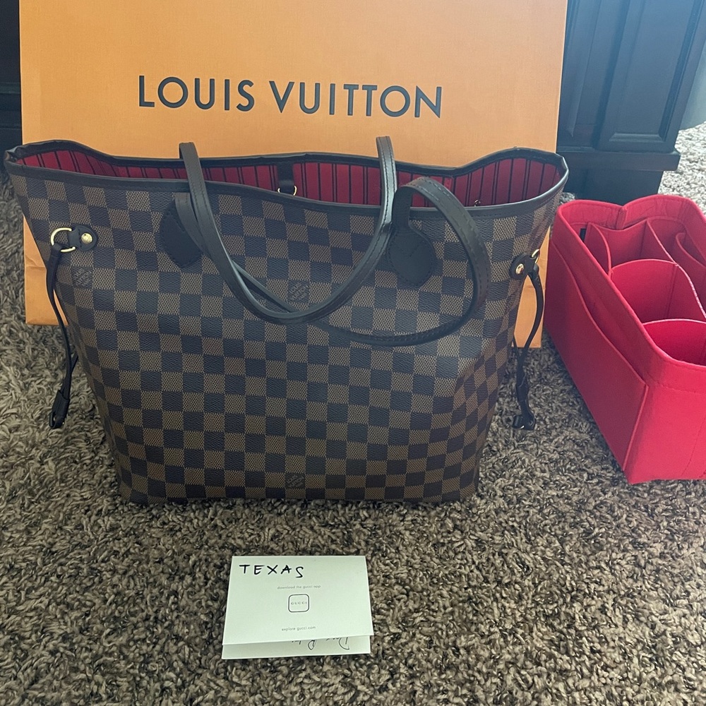 Neverfull MM is damier, gently used